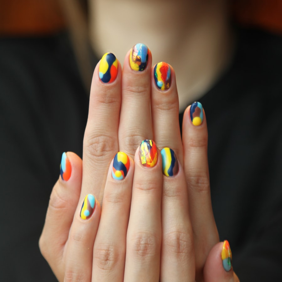 Nail art: Nail art colorat